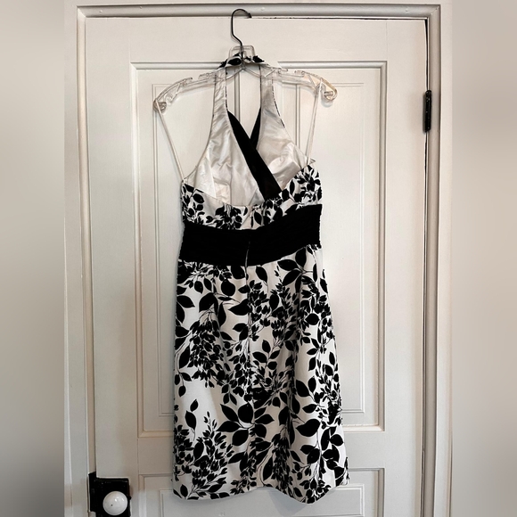 JS Boutique Dress - Picture 2 of 3